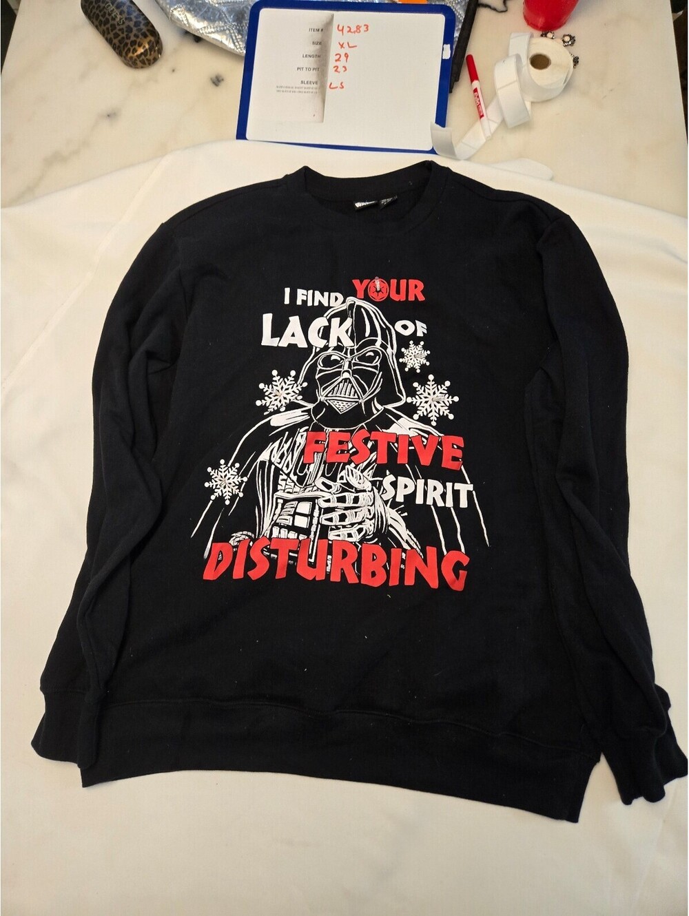 Star Wars XL Black Crewneck Sweatshirt with Festive Darth Vader Graphic